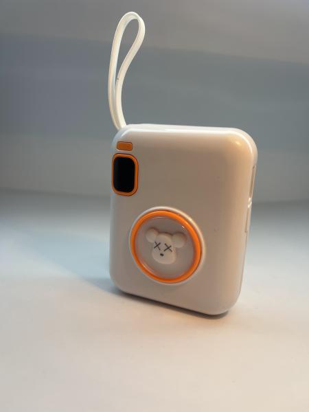 پاور بانک 1000 با 66w قدرت خروجی داری کابل لایتنینگ و تایپ c